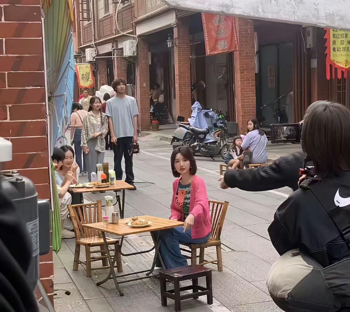 老天，差点没认出来，果然明星还是得看生图啊！#你问我答#