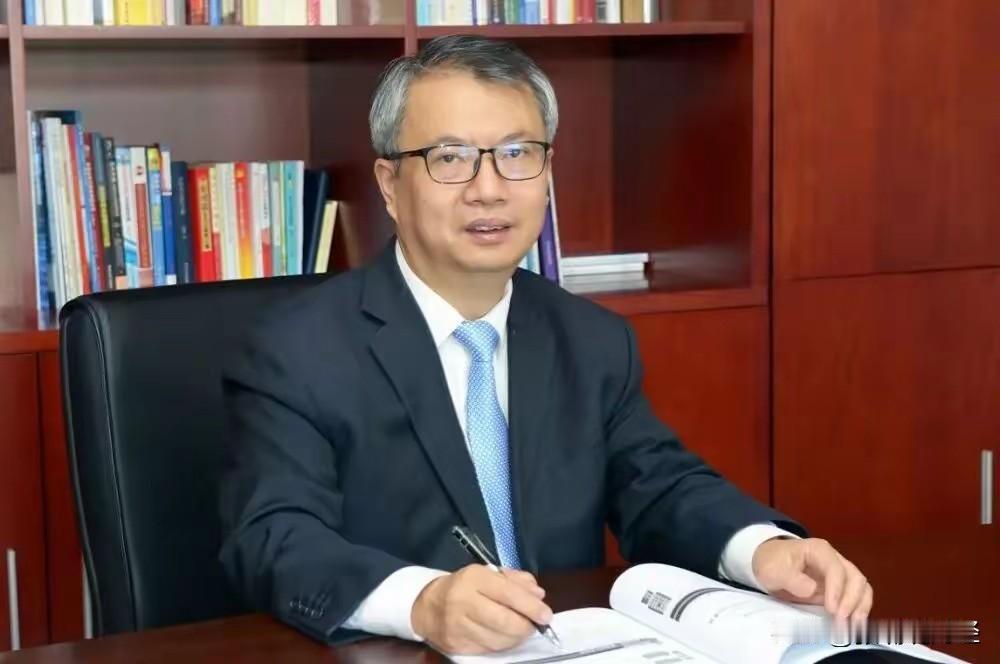 靴子落地，罢免人大代表才两个月，中核集团原总工程师罗琦还是出事了。坚决支持国