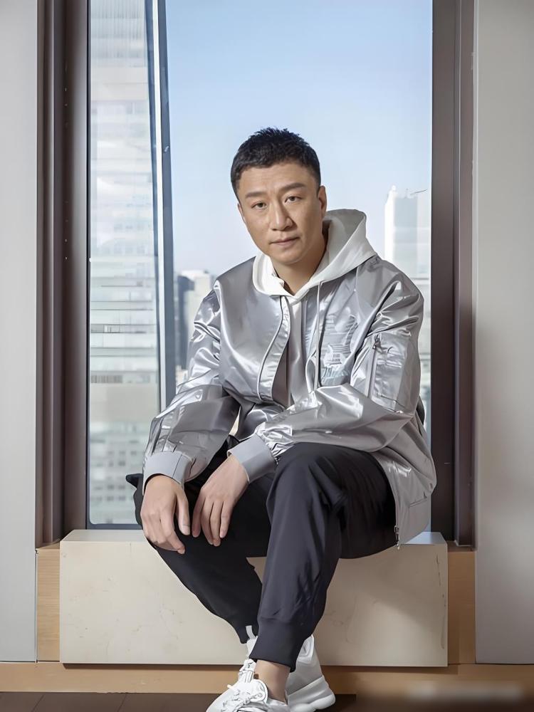 孙红雷，当年试戏被轰走，连道具手表都被当场摘了。1999年，《永不瞑目》剧组