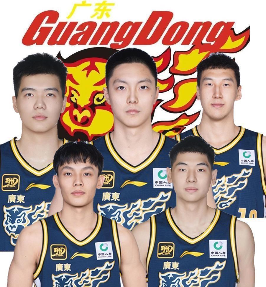 赛季初好多广东男篮球迷心目中的五虎将，胡明轩、徐杰、崔永熙、焦泊乔、杜润旺。
