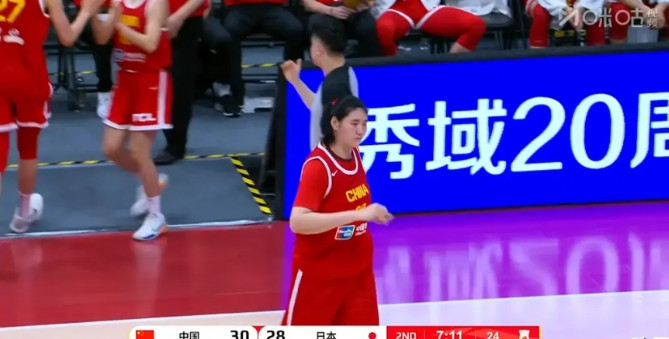 卞兰解说太专业了。昨晚中国女篮对日本女篮的热身赛。打得非常精彩。而嘉宾解说是中国