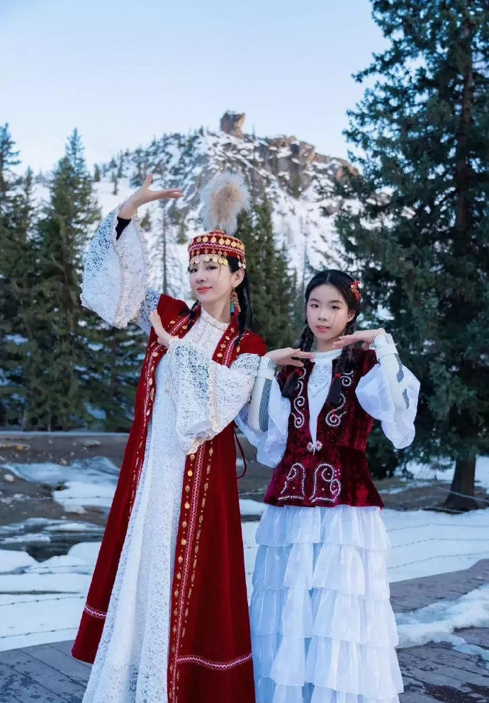 黄奕的女儿除了骨子里血液，长相和黄奕是一点都不沾啊！