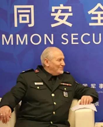 伊朗伊斯兰革命卫队官员叶海亚·萨法维少将曝光“12日战争”细节，称伊朗弹道导弹炸