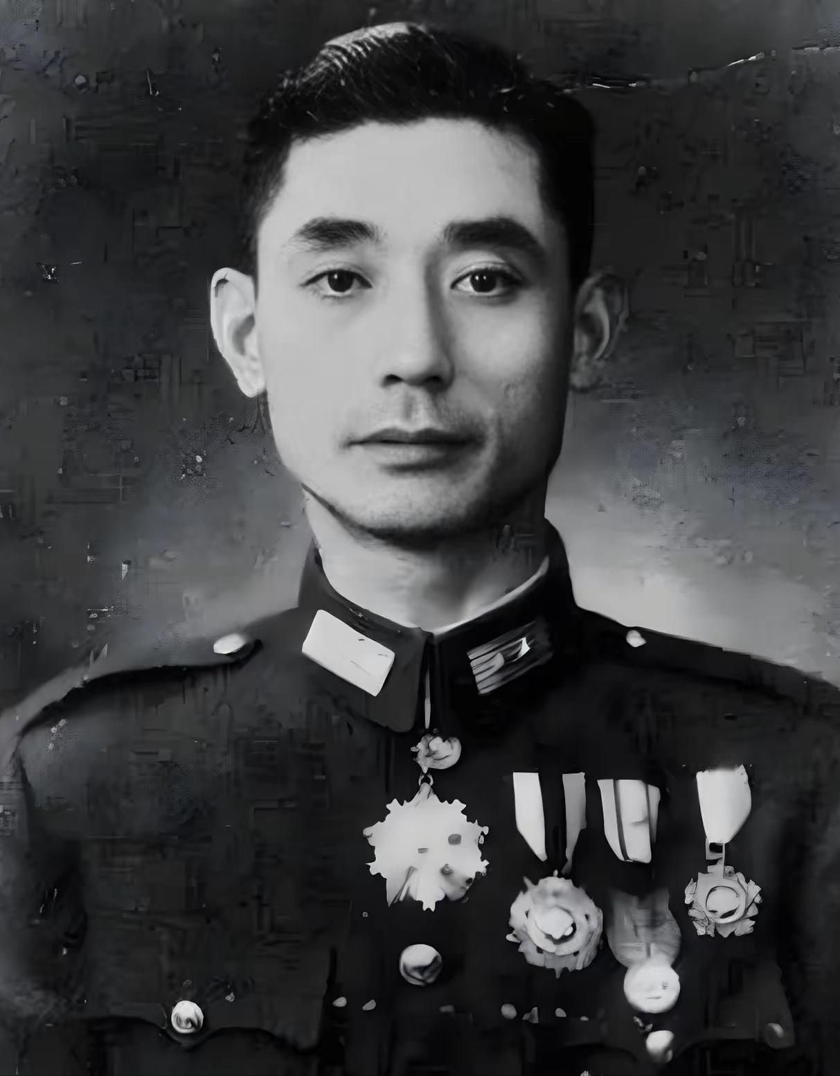 1944年，名将罗树甲被俘，为了让他屈服，日军把他的两根大脚趾砍了下来，用刺刀刺