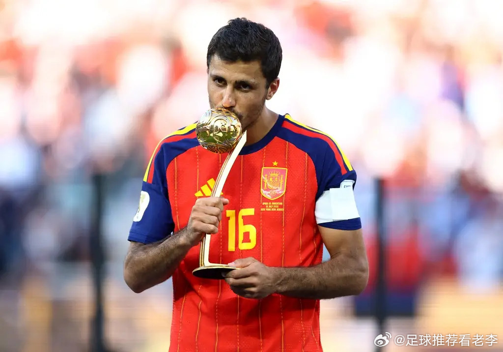 🚨巴黎反制皇马！掏8000万欧截胡罗德里，世界杯金球先生要变天？🔥⚽️突