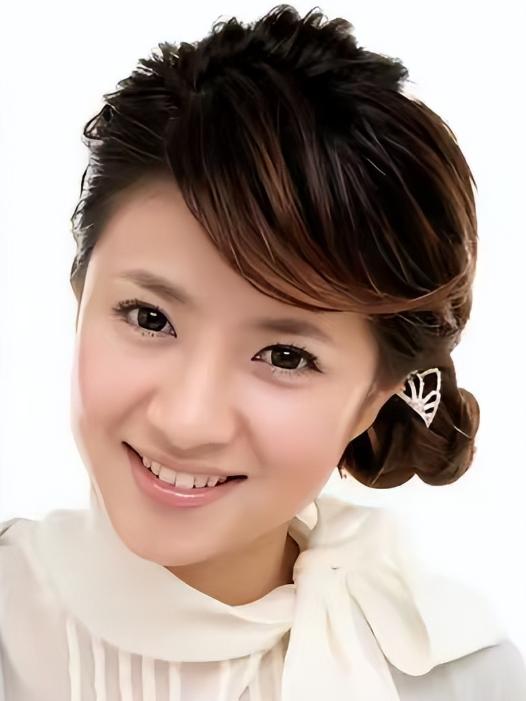 2018年，“上海第一美女”沈丽君抛下5岁儿子和3岁的女儿，从28楼一跃而下，当