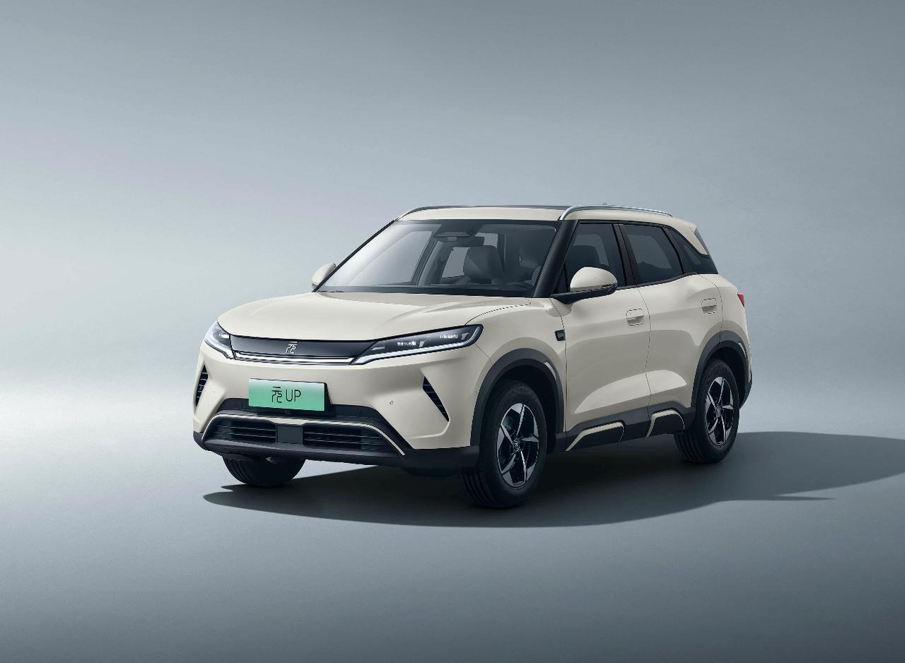 10万内纯电绕不开的比亚迪元UP？开一个月，优缺点很实在！元UP给人的感觉就