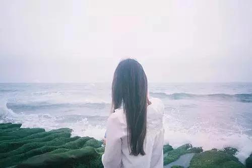 成年人的生活中谁不是充满失败与挫折？成功和收获只是偶然。今天下班，在地铁里看