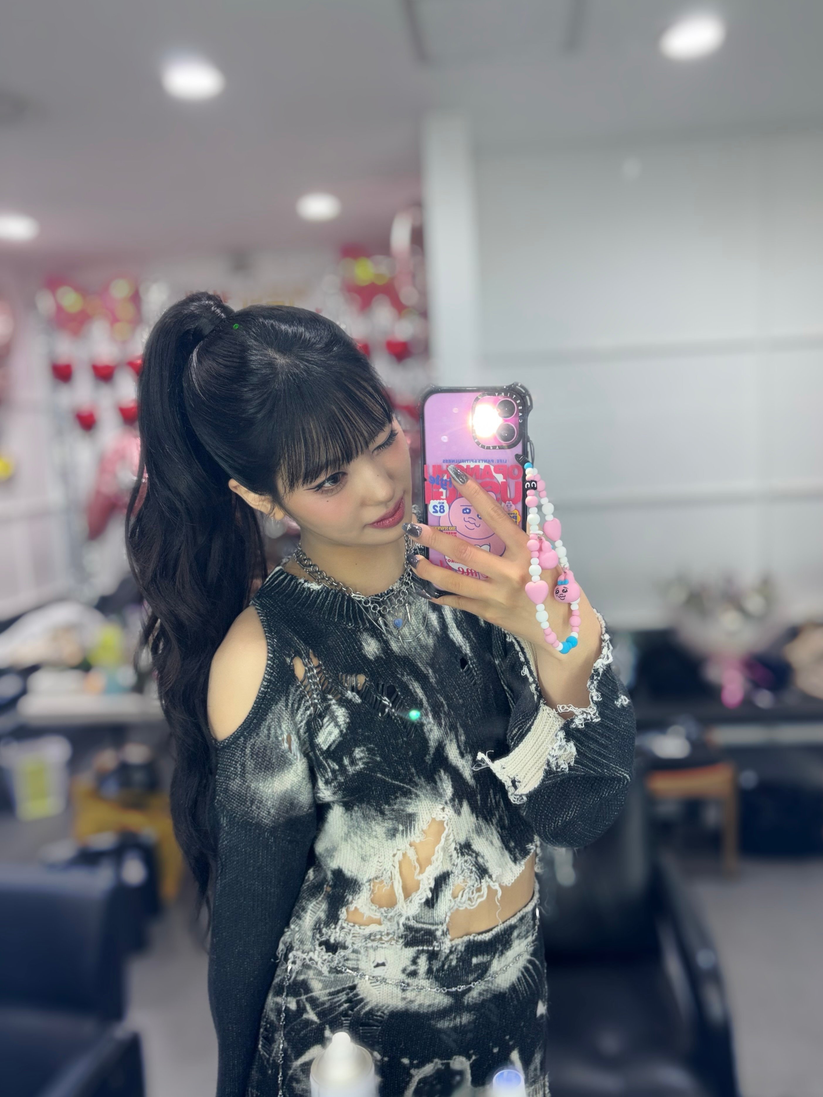 图1原来你就是传闻中的CoolCutie吗？明明长着一张可爱的脸却散发着很酷