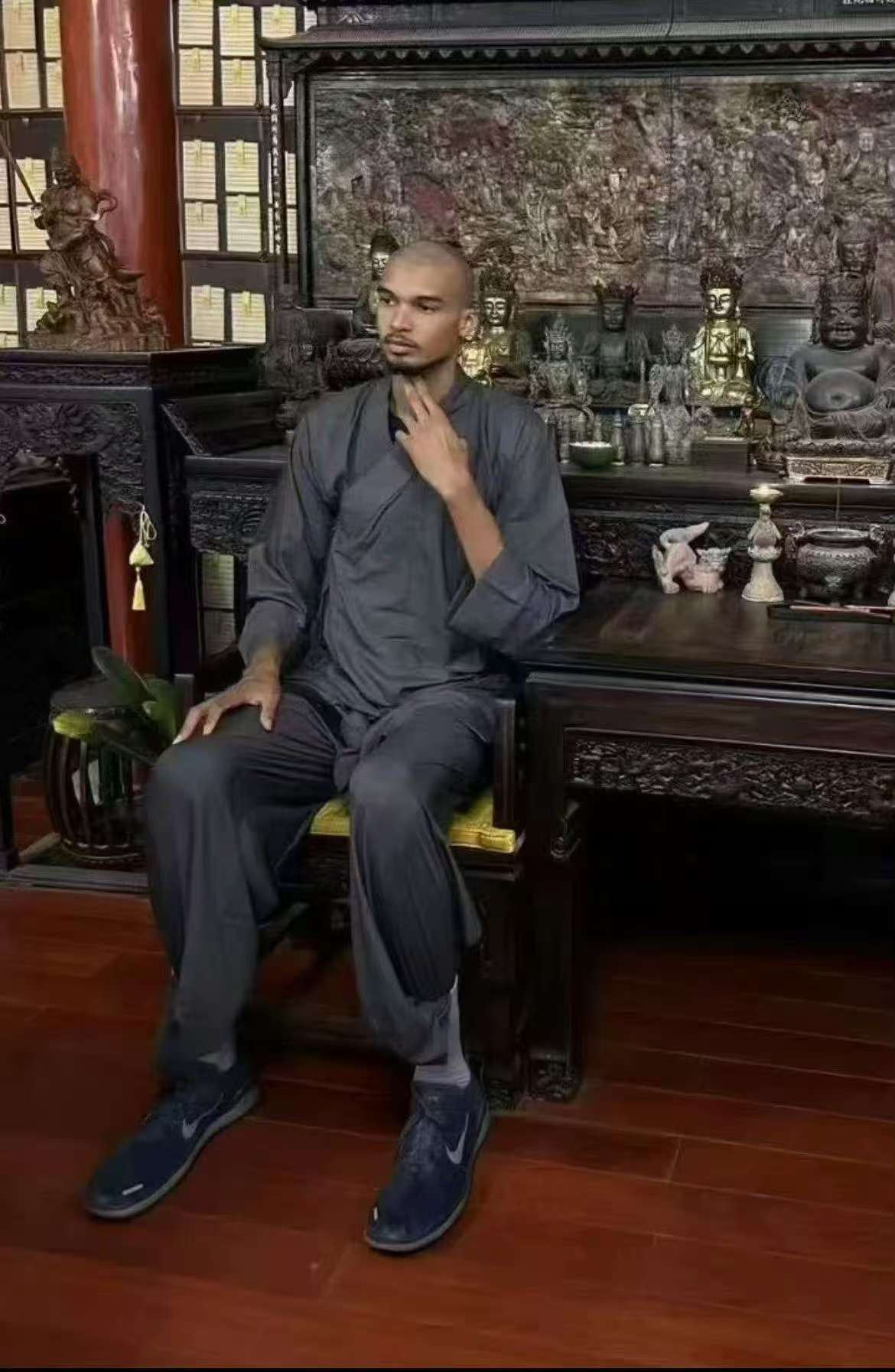 文班太牛逼了真的把头发剃了在少林寺苦修几天这孩子能处！这是真喜欢中华文化！我的观