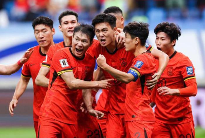 3-0！全民狂欢!第4次进世界杯等了整整8年北京时间10月9日凌晨，世界