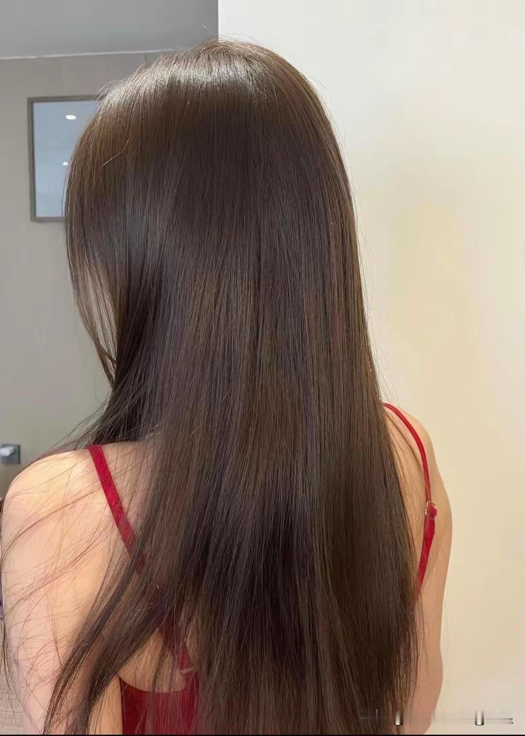 女人如何穿出含蓄的性感?从背影你能看出她性感吗？你见过美女身材好的背影多吗