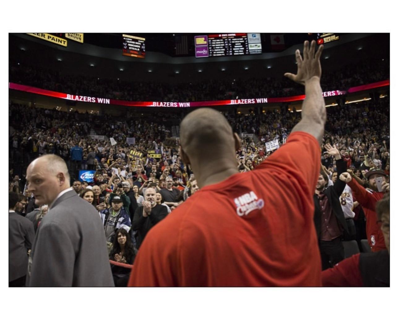 篮天下开拓者摄影师bruceely晒出了2016年拍摄的照片，开拓者大家庭！