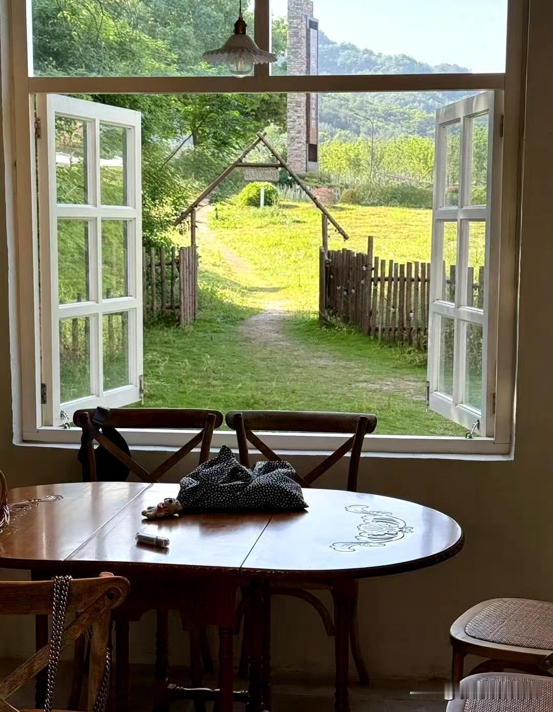 人这一生，大多数都被面子所困。为了那个所谓的“面子”把生活过得一点都没面子。