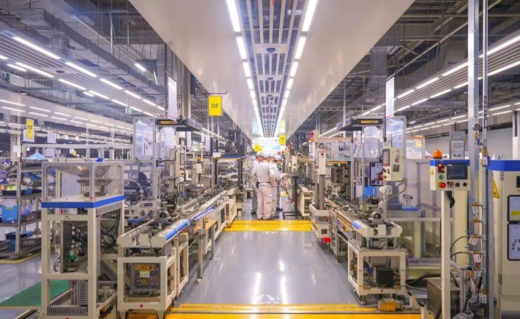 12万的半固态电车开始交车了。但我劝你一句：别冲着1000公里去买，大概率会后悔