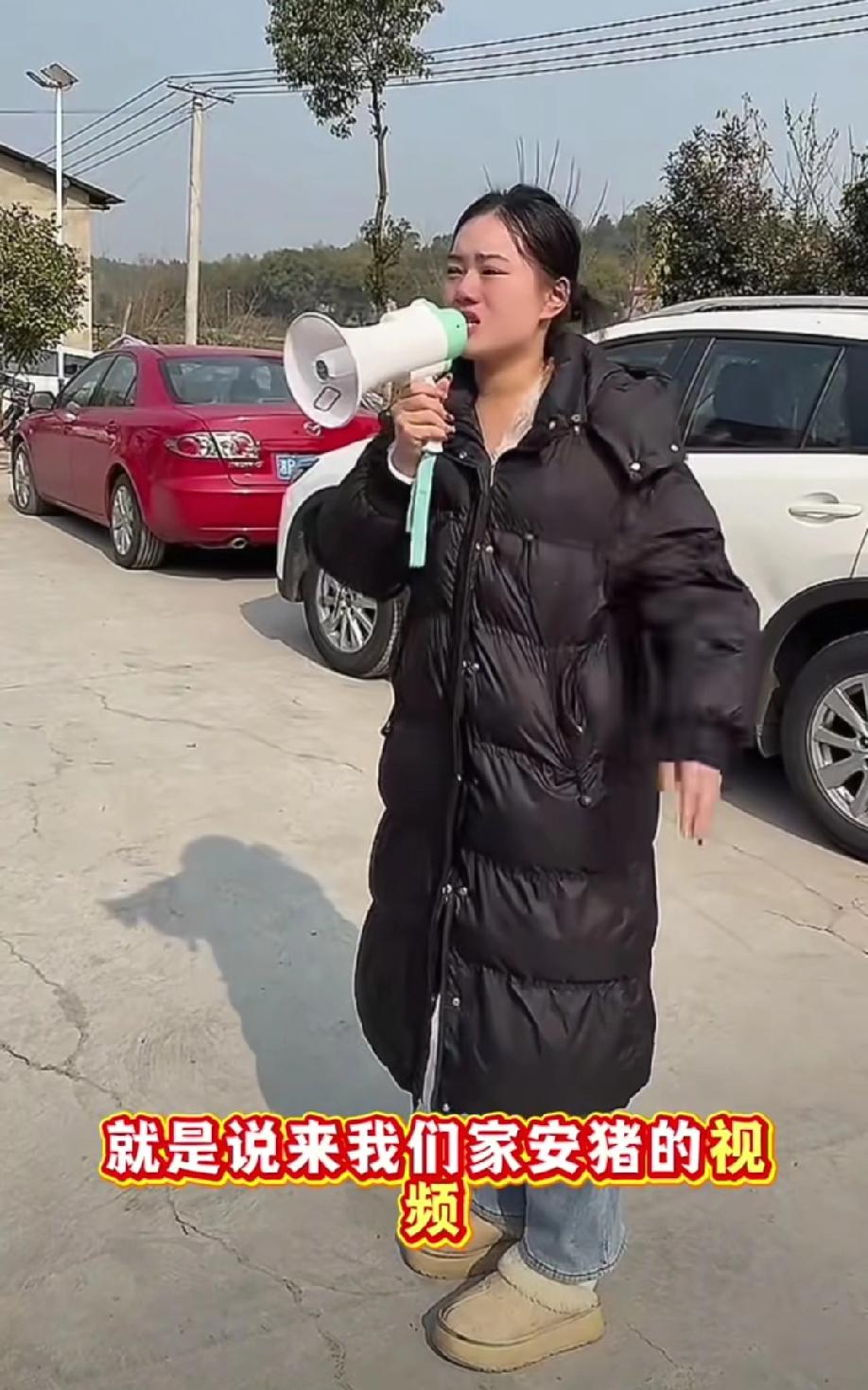 湖南株洲。前几天放言要把“年猪饭”搞的红红火火的“灿灿子”表示:原定1月18日的