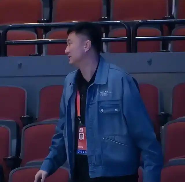 陈海涛收到建议！ 广东男篮找大外援的时间只剩23天，压力已经堆到了顶点。就在