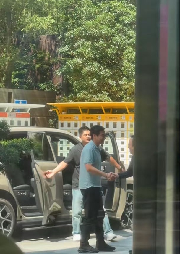雷军现身B站总部什么样的跨界交流才算真正的双向奔赴？这次雷军到访B站总部，由B站