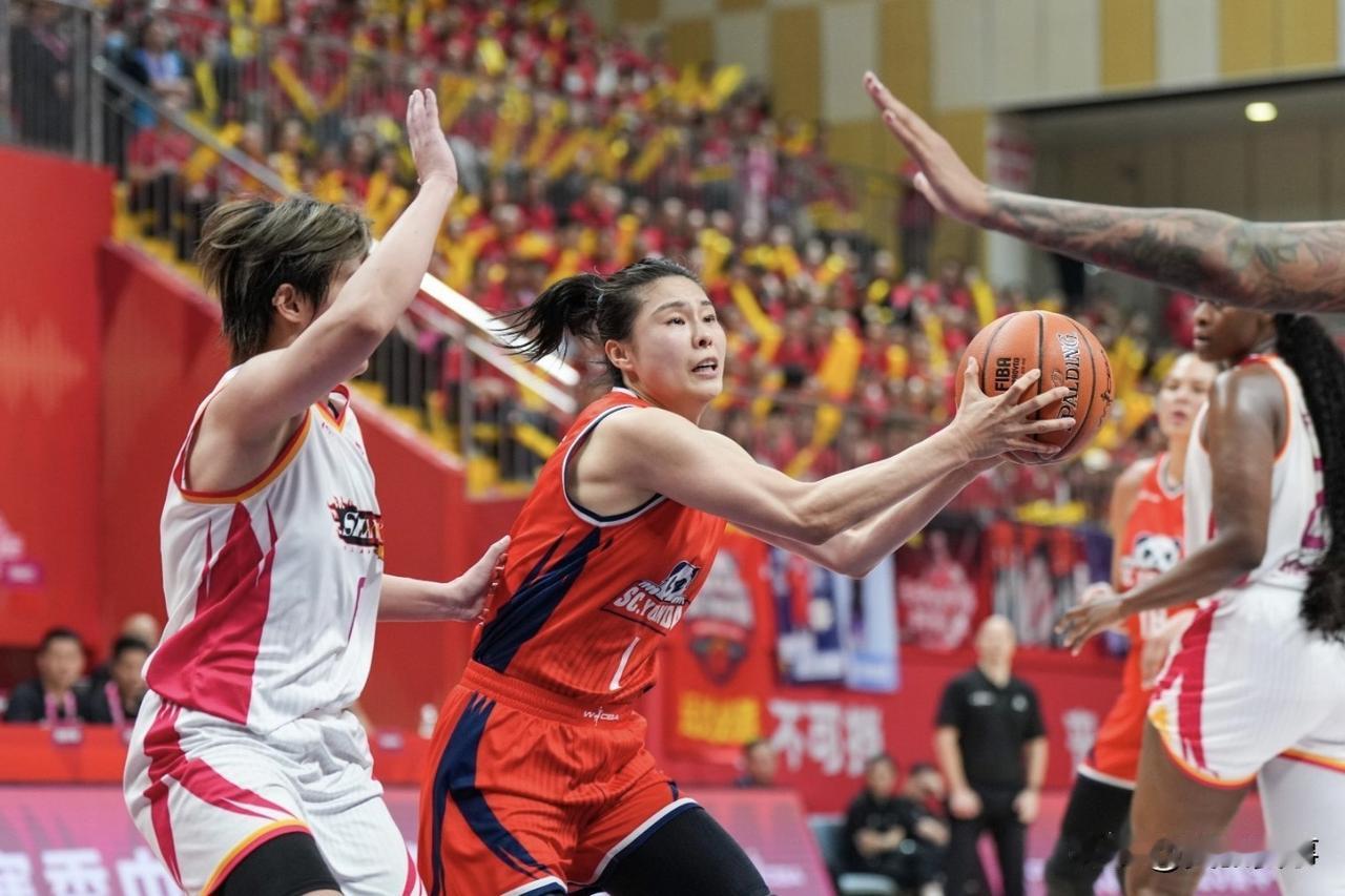 四川女篮80-87山西，说白了四川女篮就输在这3点1、坎贝奇伤退直接打乱攻防