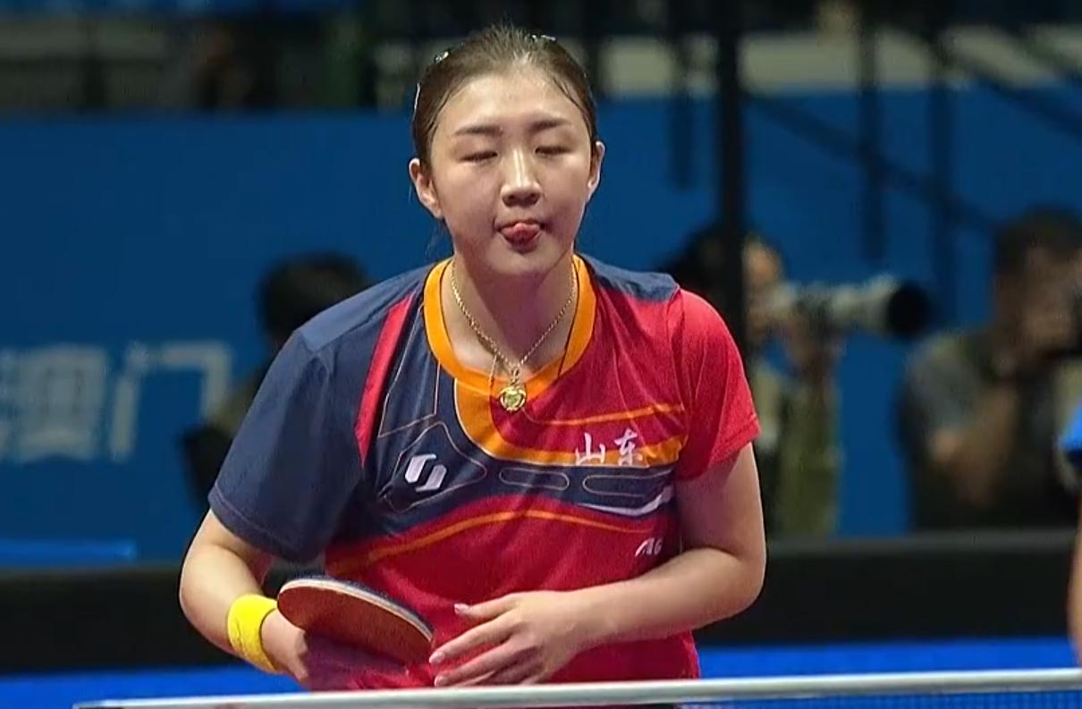 大梦还挺调皮，打丢一个球后，还吐了吐舌头，哈哈今天大梦堪称完美回归，第