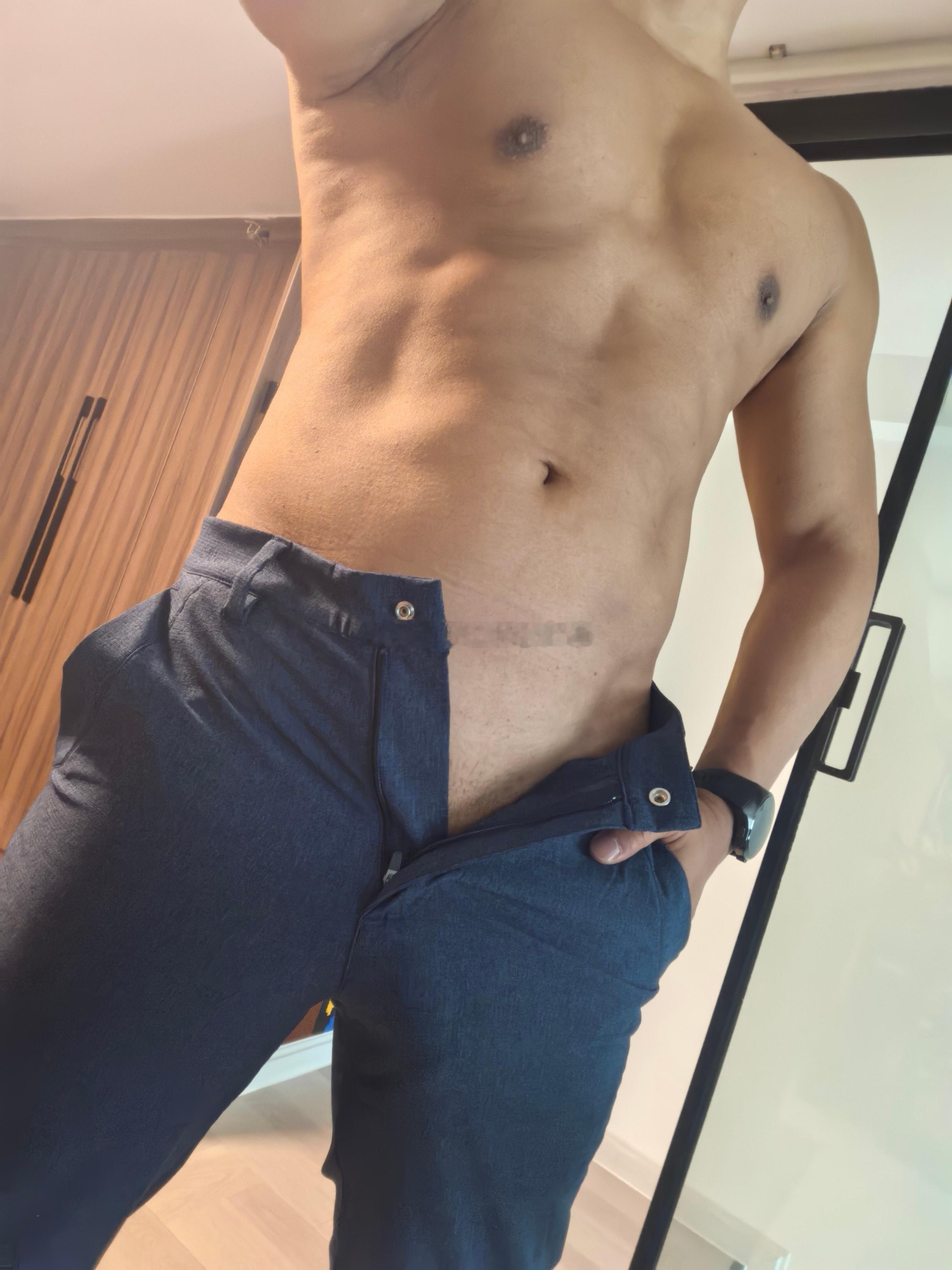 这个裤子当时很喜欢，吊牌都没剪好有人夫感​​​
