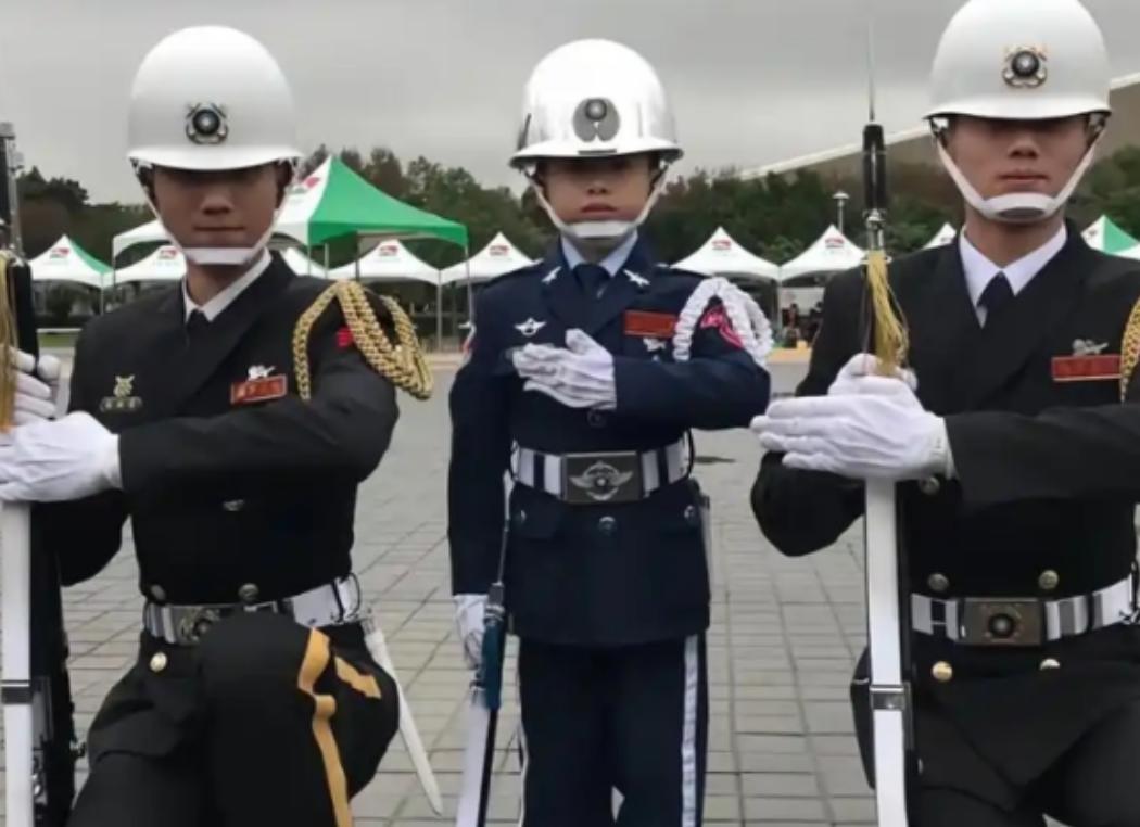 国家统一后18万台军怎么办？有消息称，台湾现役部队大约有18万人左右，统一后这部