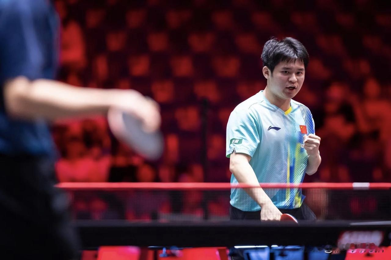 林诗栋保持不败记录，第三次打赢本家林钟勋。新加坡大满贯男单1/8决赛，林诗栋