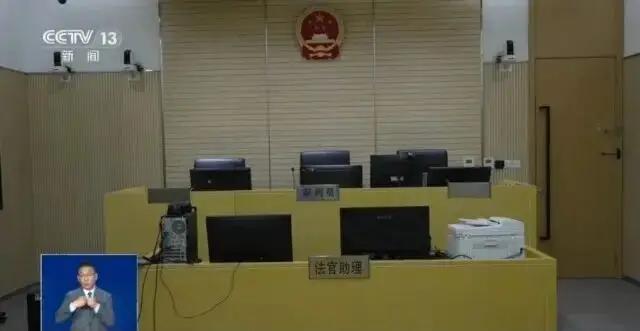 “临死拉了一个垫背的？”上海，一23岁女子，花了139元报名费，参加11公里，爬