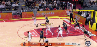 气坏了！今天CBA常规赛迎来了辽粤大战，结果出人意料的是，排名和阵容搭配都占据优