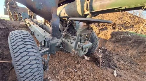 朝鲜榴弹炮质量差，禁不住高强度战斗！有消息称，俄军装备的朝鲜制造122毫米D-7