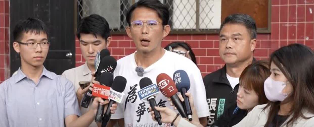 被四叉猫爆儿子美国籍黄国昌：肉搜未成年小孩变态行为四叉猫今（21日