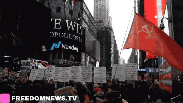 马杜罗被抓后的诡异世界：美国纽约聚集共产主义者要求释放他，但委内瑞拉却有大批人庆