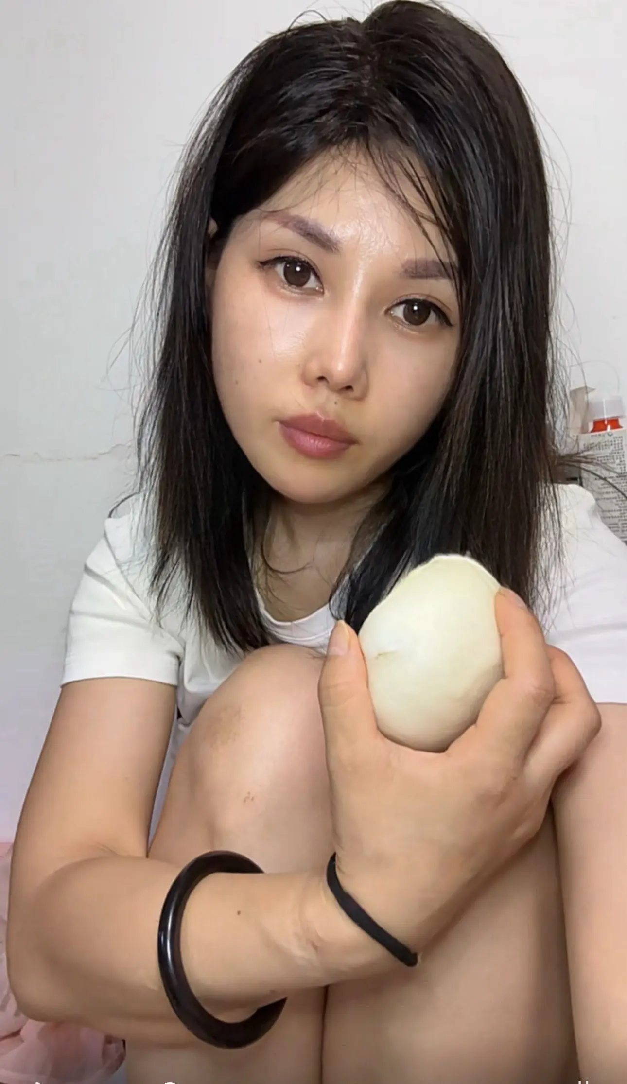 83年我44岁，结婚19年，这一路不是在还债的路上就是在努力赚钱的路上...