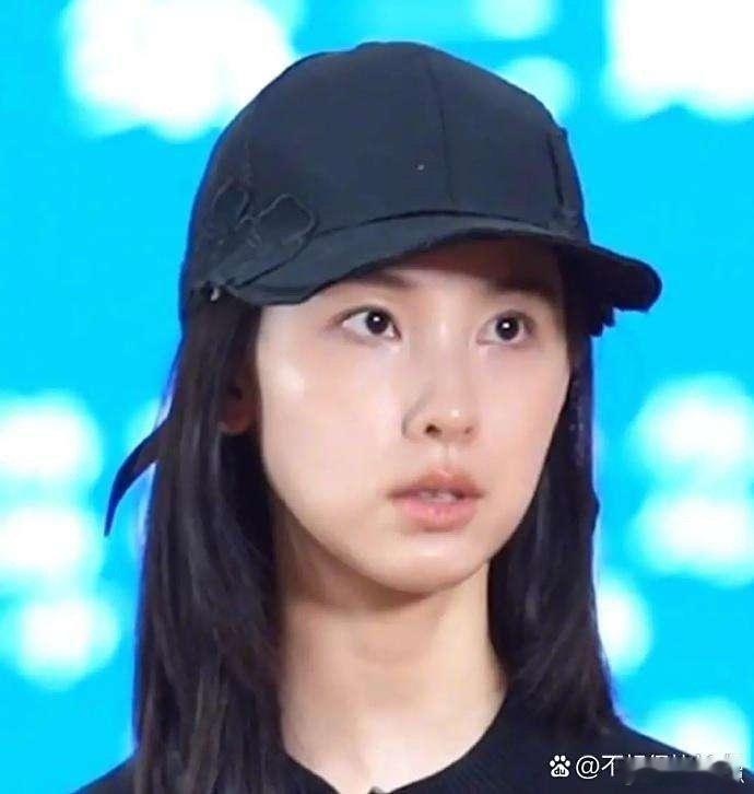 看陈都灵素颜照，这颜值你打几分？​​​