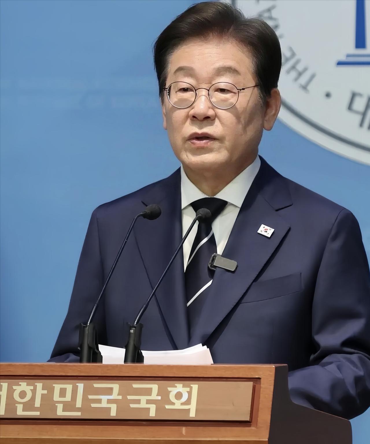 韩国总统李在明不查不知道，一查才知道中学没毕业，6级伤残到一国总统原来他的人