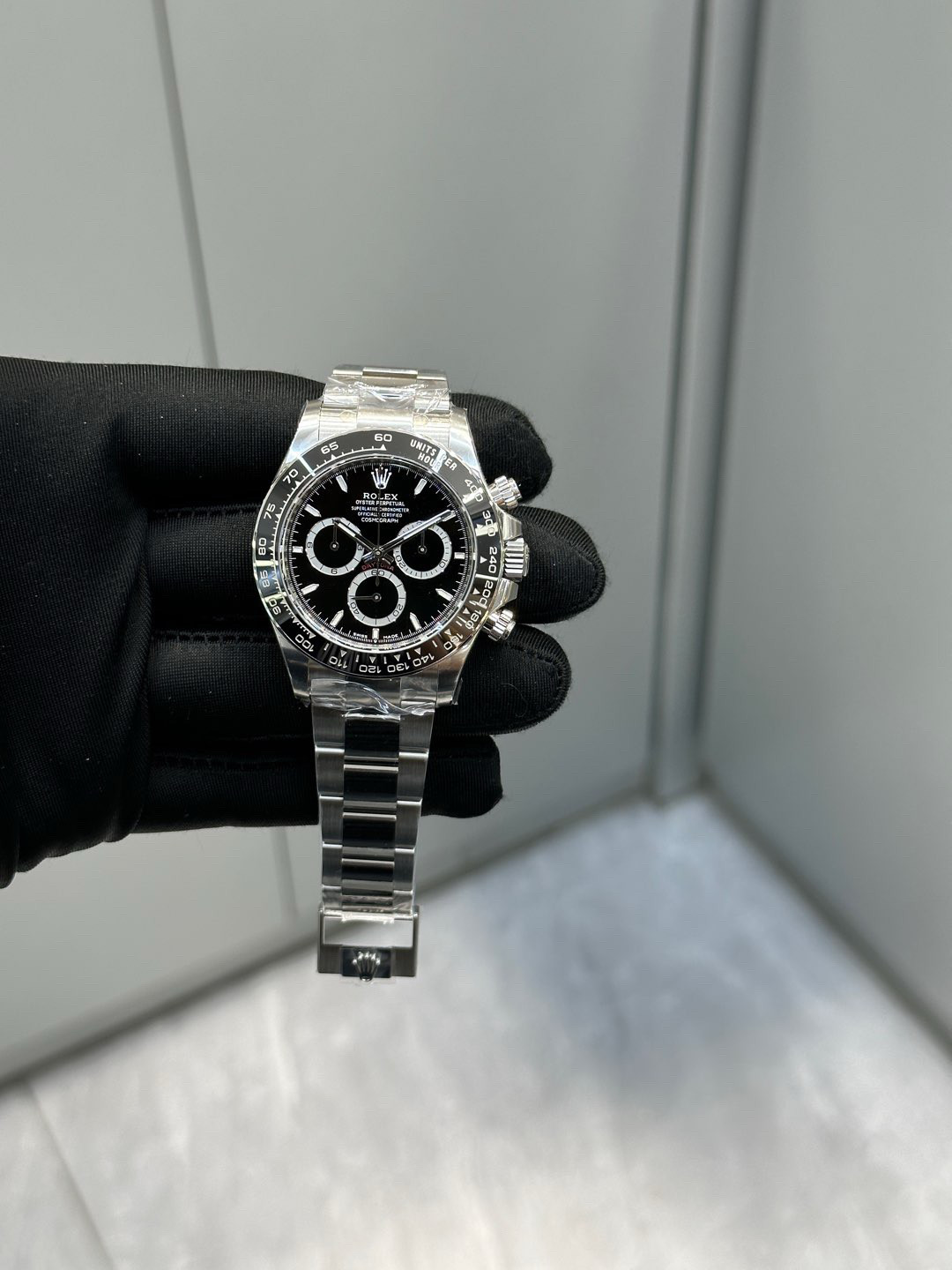劳力士黑陶迪：低调奢华的计时典范劳力士CosmographDaytona（迪通拿）系列一直是计时腕表
