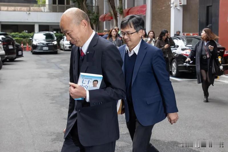 韩国瑜办公室主任宣布参选台北市议员立院长韩国瑜办公室主任许原荣，今天（7日）