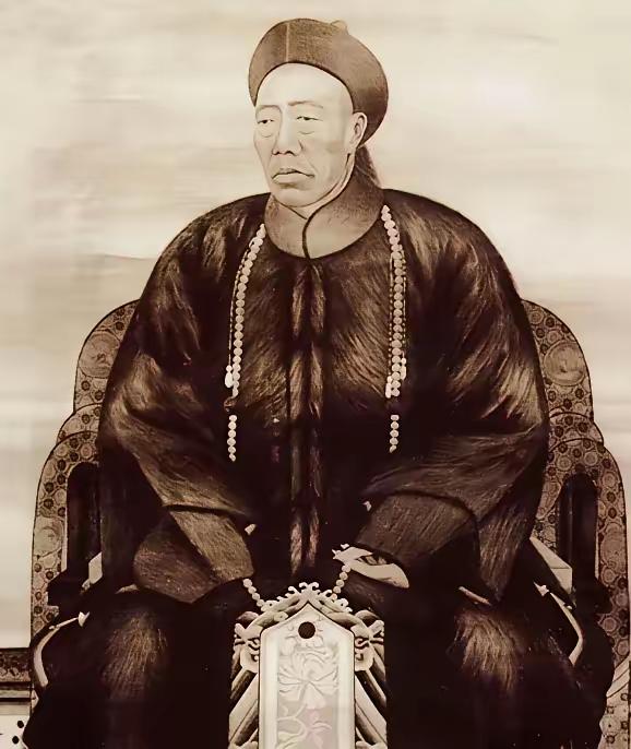 1908年慈禧太后去世，李莲英请求回老家养老。隆裕太后一脸不悦，心想：“你做了多
