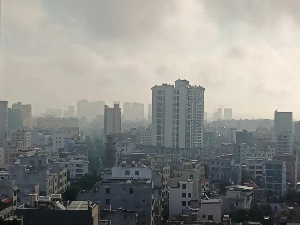 父母走了，中秋过节连个电话都没有，凄凉得很，父母在时，我们三个人过年过节一起聚一