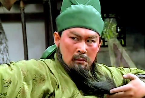 忠义无双关云长，为何能流传千古？三国英雄数不胜数，关羽的名字，千百年深入人心。当年他暂居曹营，曹操待