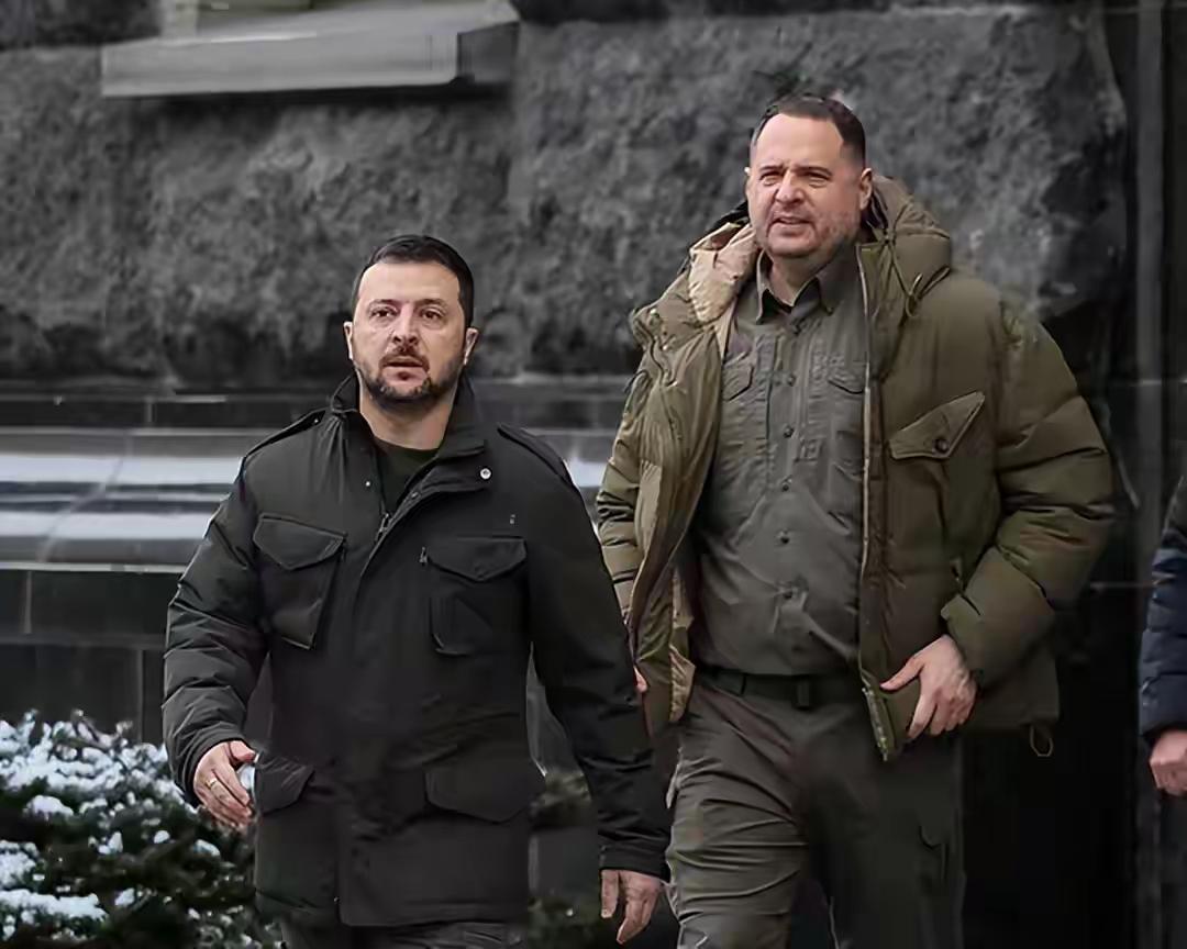 撕破脸背后全是算计！叶尔马克骂街辞职，四方势力暗战乌克兰乌克兰这场“反腐大