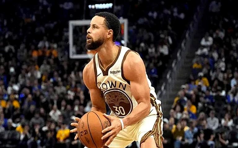 勇士打公牛，这2连胜看着要到手了。媒体给的预测胜率都51.8%对48.2%了