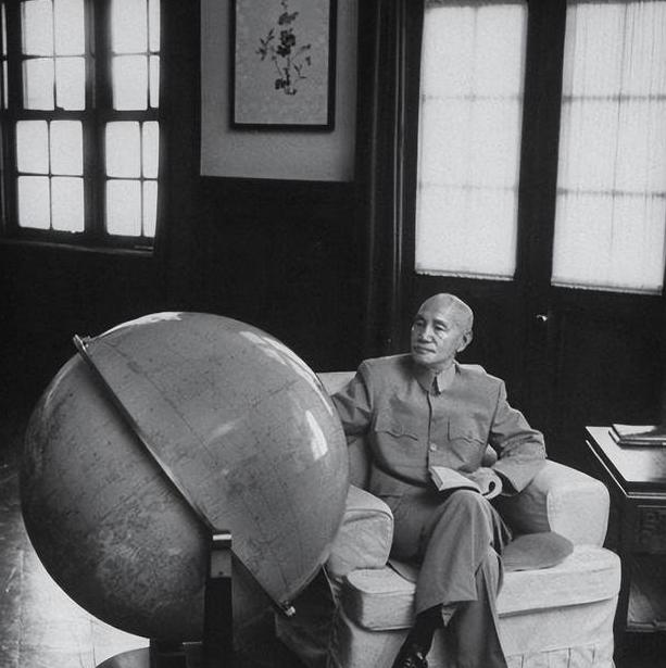 1938年11月20日，湖南省主席张治中因长沙大火被蒋介石革职。第二年2月，张治