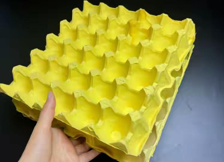 卖废品时，鸡蛋托盘一定要留下，作用特别厉害，花钱都买不来。鸡蛋托被扔，家人嫌