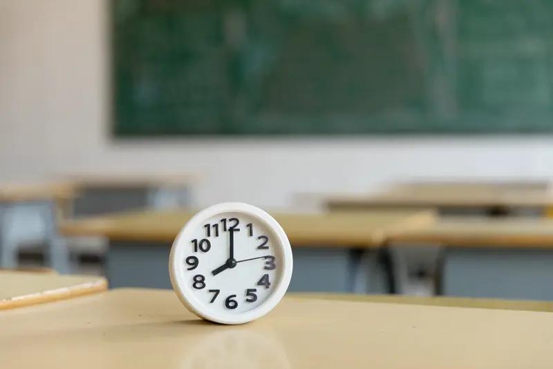 取消中小学重点班（即“阳光分班”或均衡分班），主要核心好处有这几点：1.缓