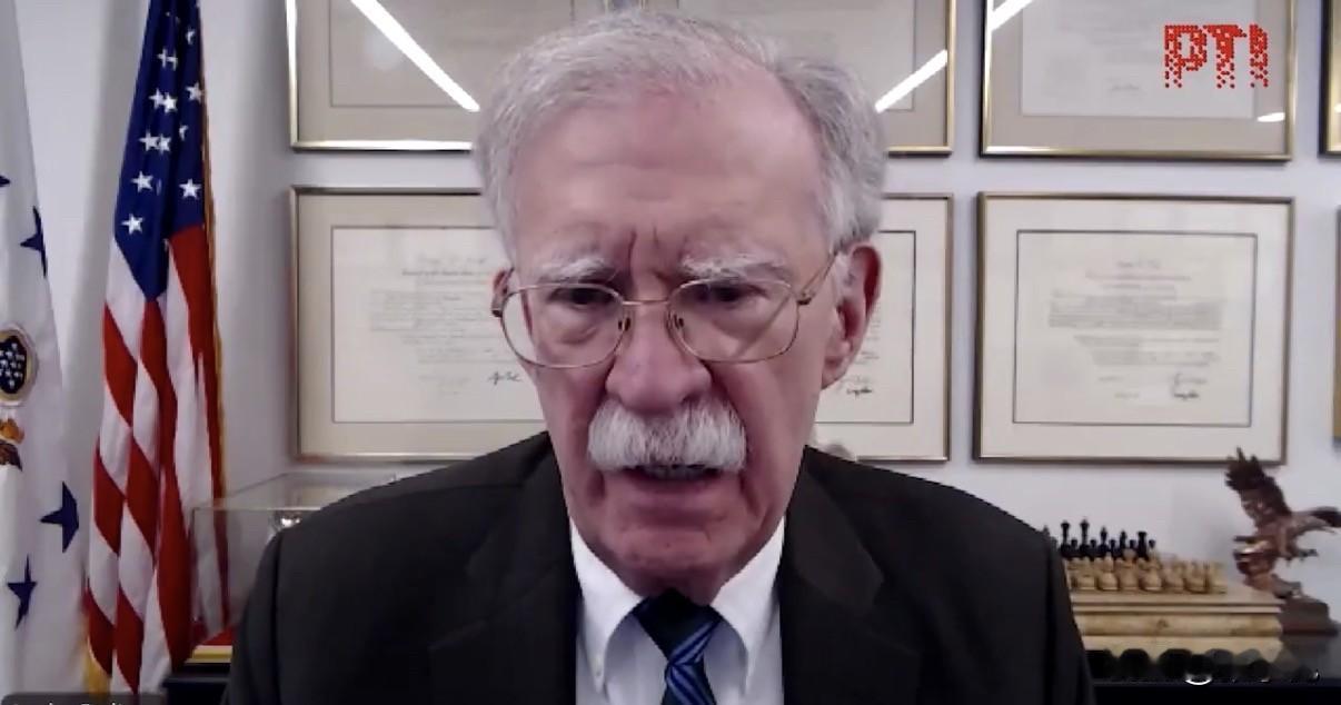 美国前国家安全顾问博尔顿今天再接受采访时说：“伊朗踩了红线，但特朗普目前根本还没