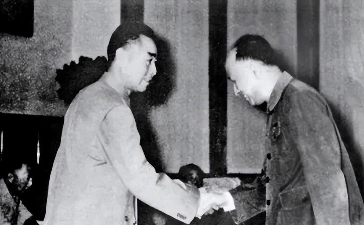 1956年叶剑英设宴招待钱学森，席间回忆周总理突然转话题，委托一项重要任务给他，