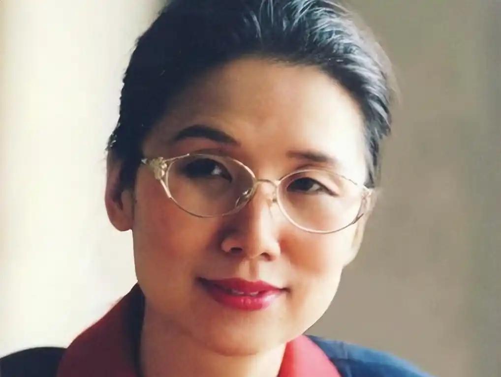 中科院教授杨佳：29岁双目突然失明，遭失明被丈夫和孩子无情抛弃，丈夫携女儿人间蒸