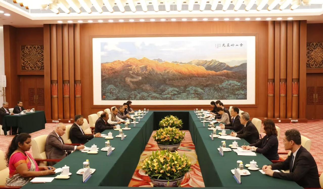8月25号，印度的国家安全事务顾问多瓦尔在北京拜会了韩副主席。今天他还将与王主任