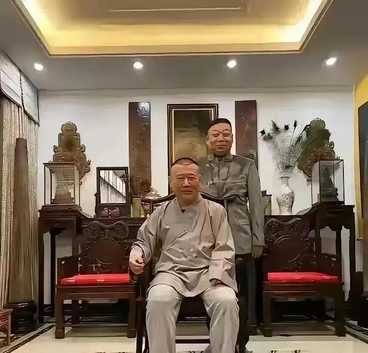 郭德纲这一关恐怕难过了，他的人生解释权，落到主流相声手里了。“紫禁城”配“